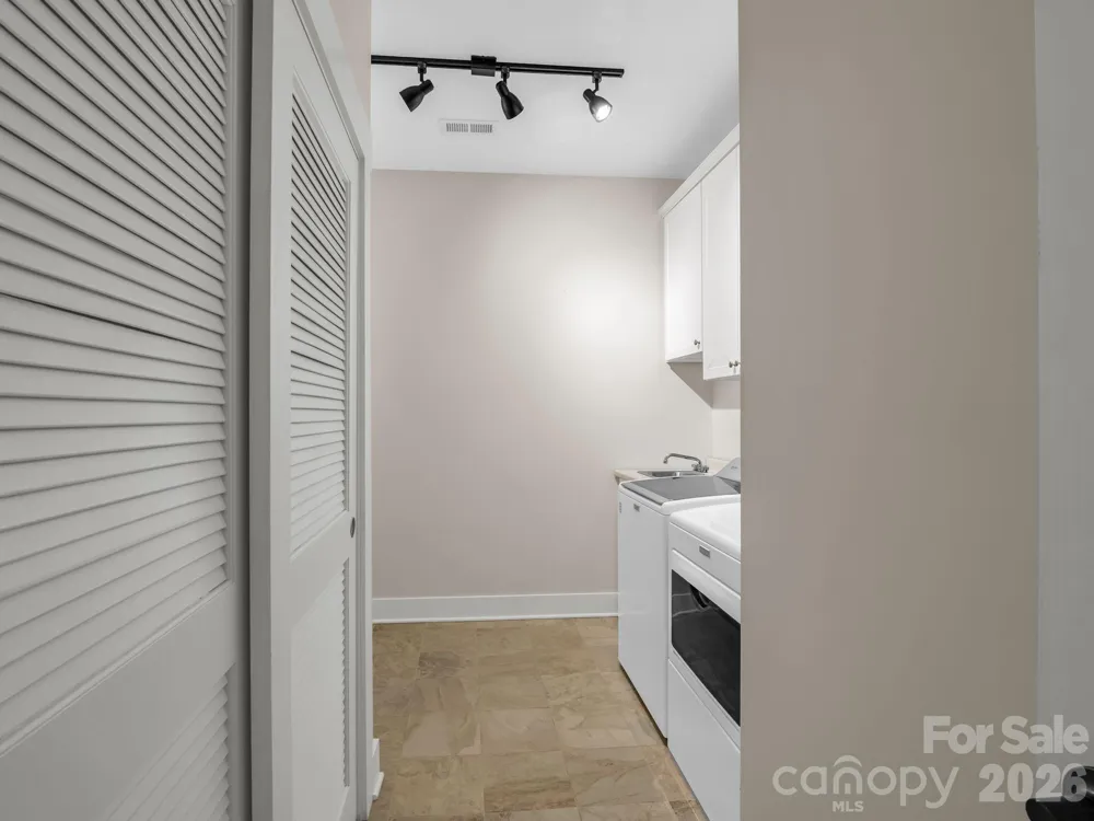 595 Summerfield Place Flat Rock, NC 28731