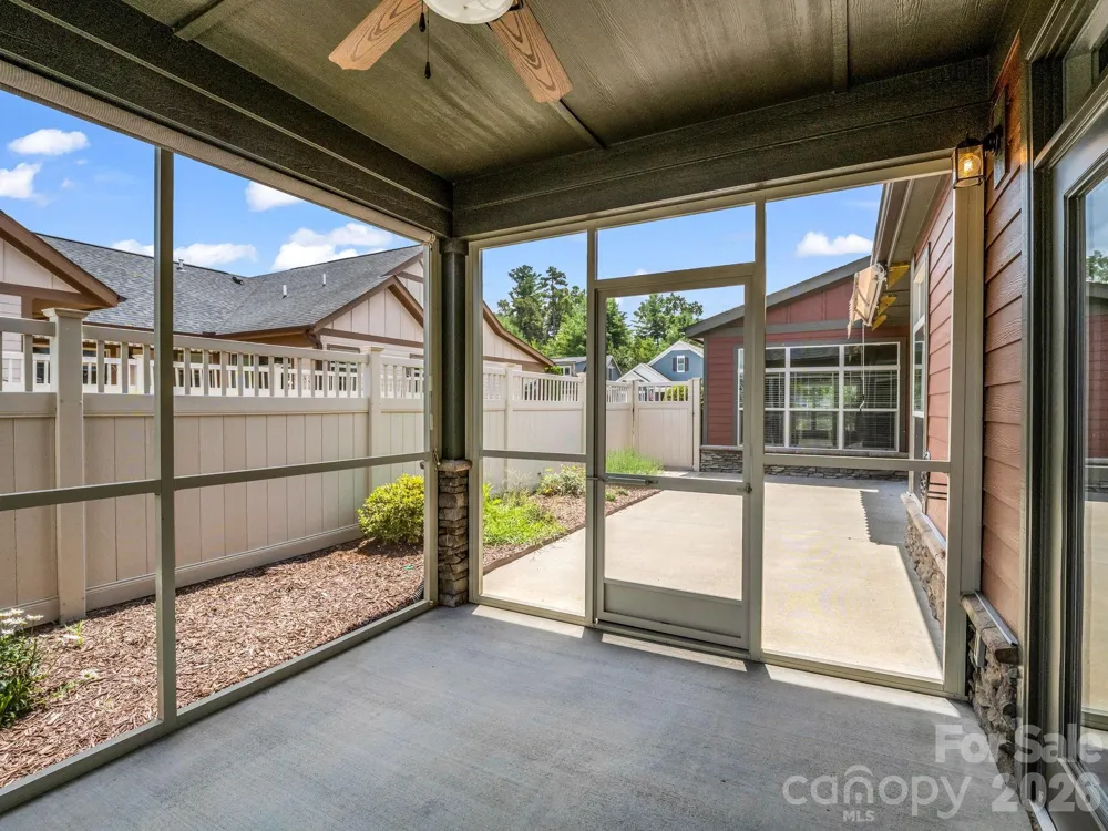 595 Summerfield Place Flat Rock, NC 28731