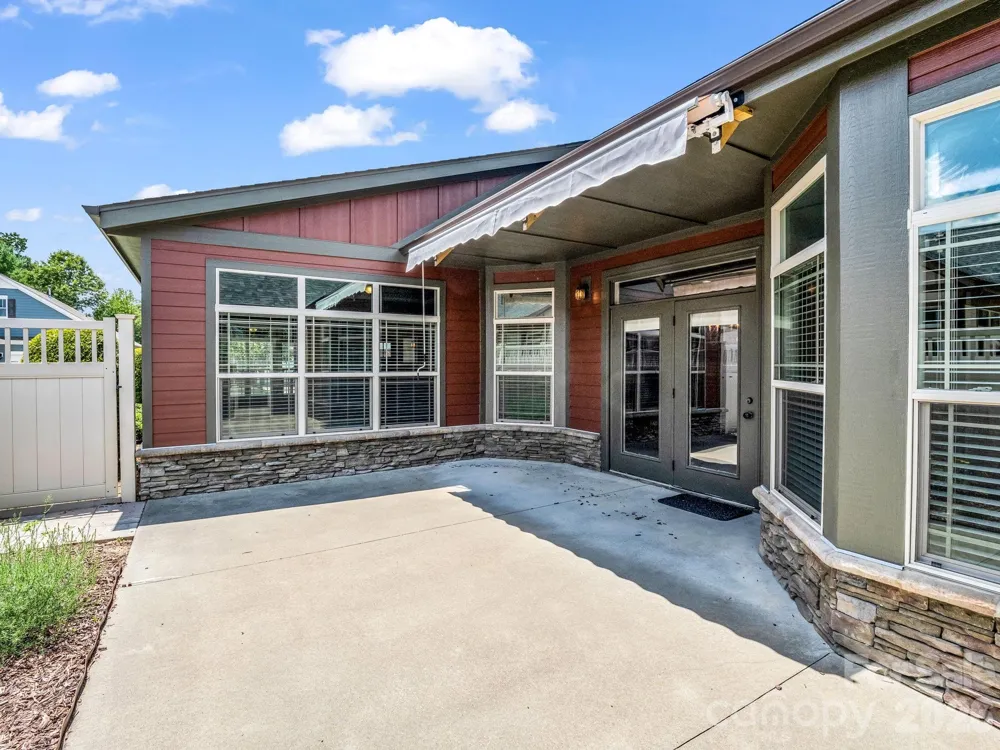 595 Summerfield Place Flat Rock, NC 28731