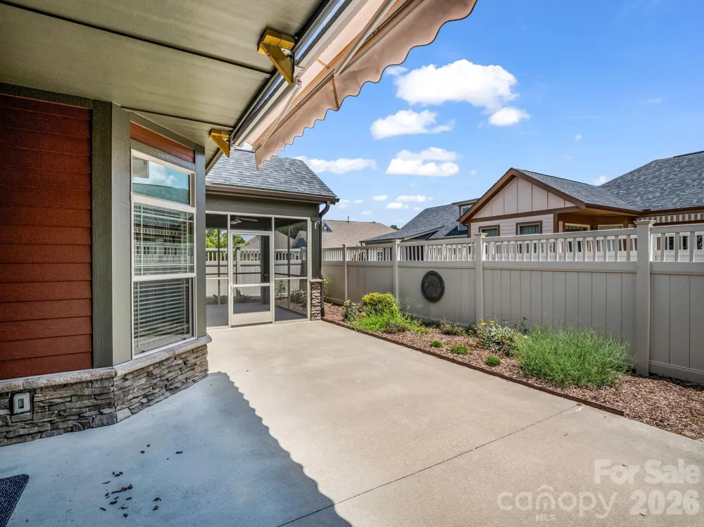 595 Summerfield Place Flat Rock, NC 28731