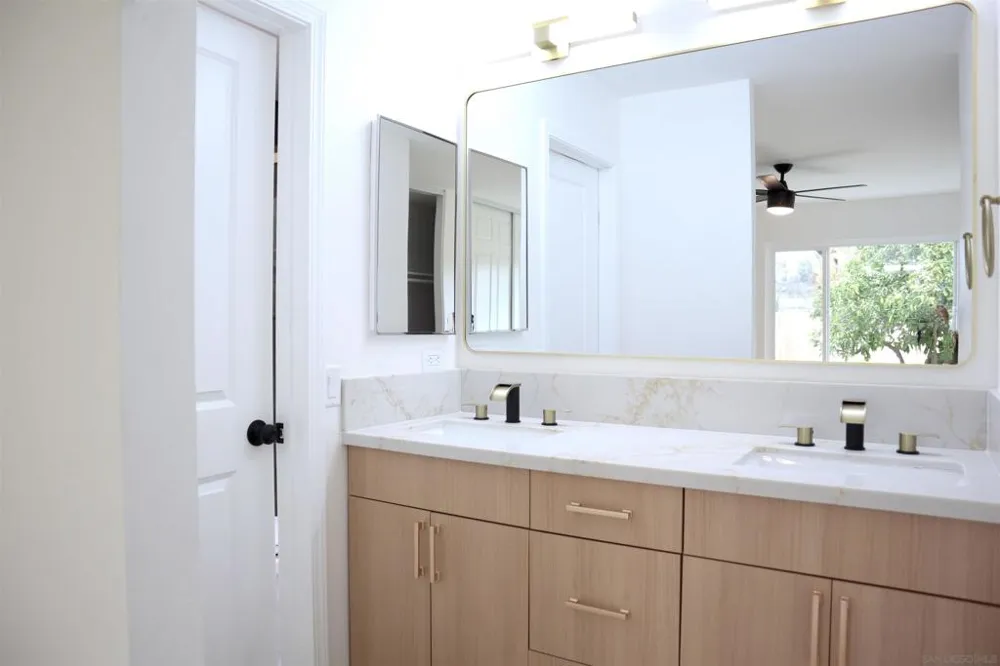 15229 Andorra Way San Diego, CA 92129