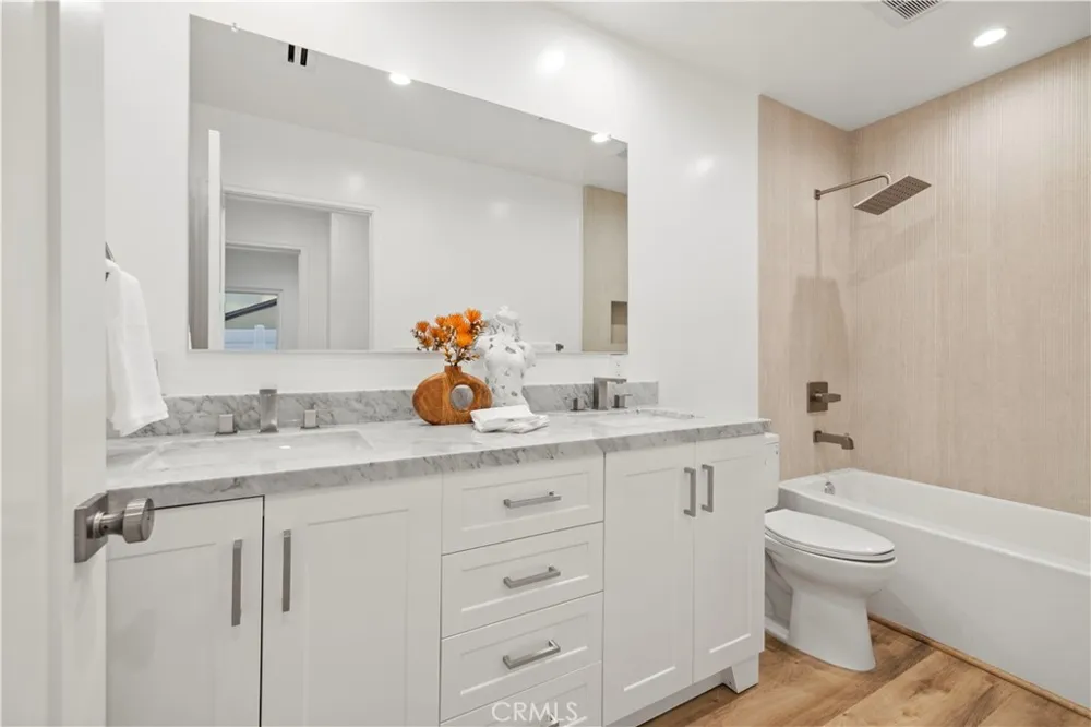17337 Tiara Street Encino, CA 91316