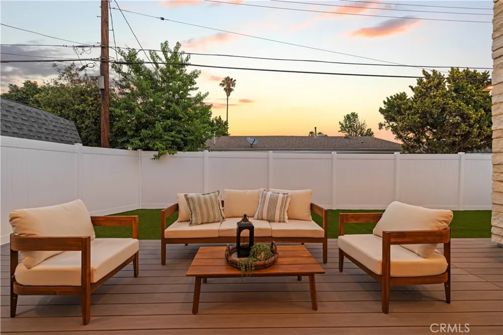 17337 Tiara Street Encino, CA 91316