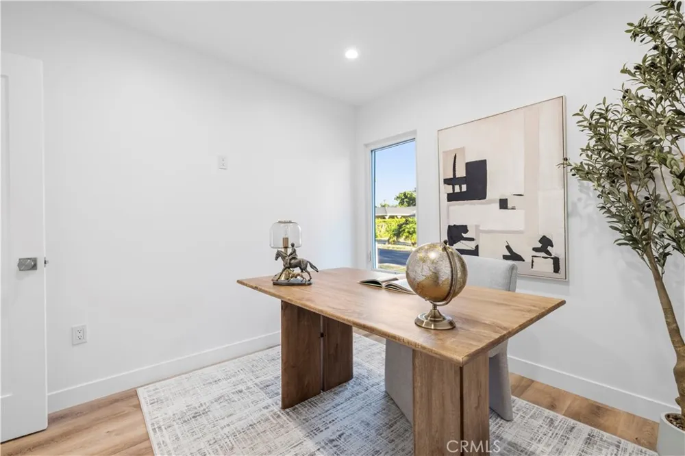 17337 Tiara Street Encino, CA 91316