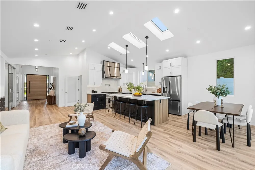 17337 Tiara Street Encino, CA 91316