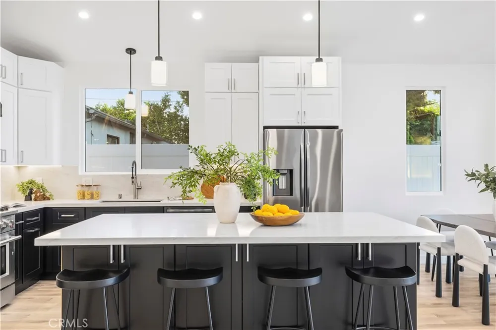 17337 Tiara Street Encino, CA 91316