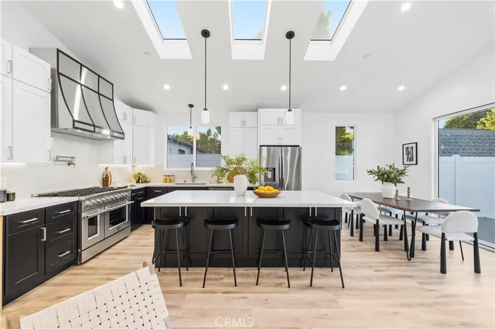 17337 Tiara Street Encino, CA 91316