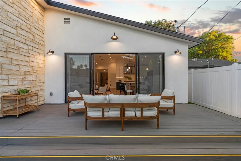 17337 Tiara Street Encino, CA 91316