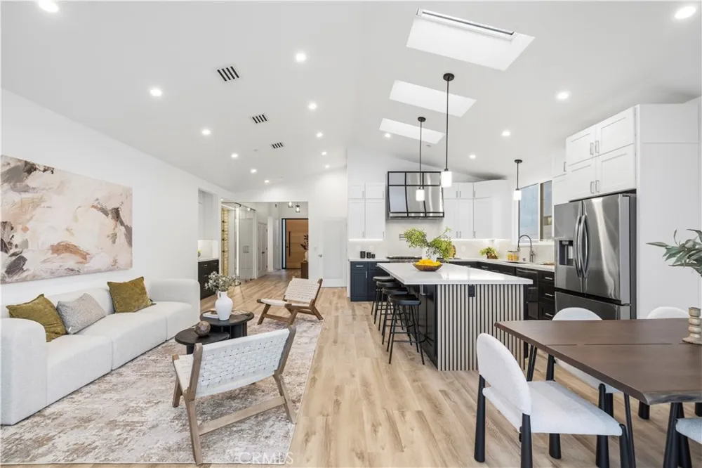 17337 Tiara Street Encino, CA 91316