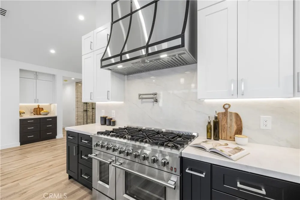 17337 Tiara Street Encino, CA 91316