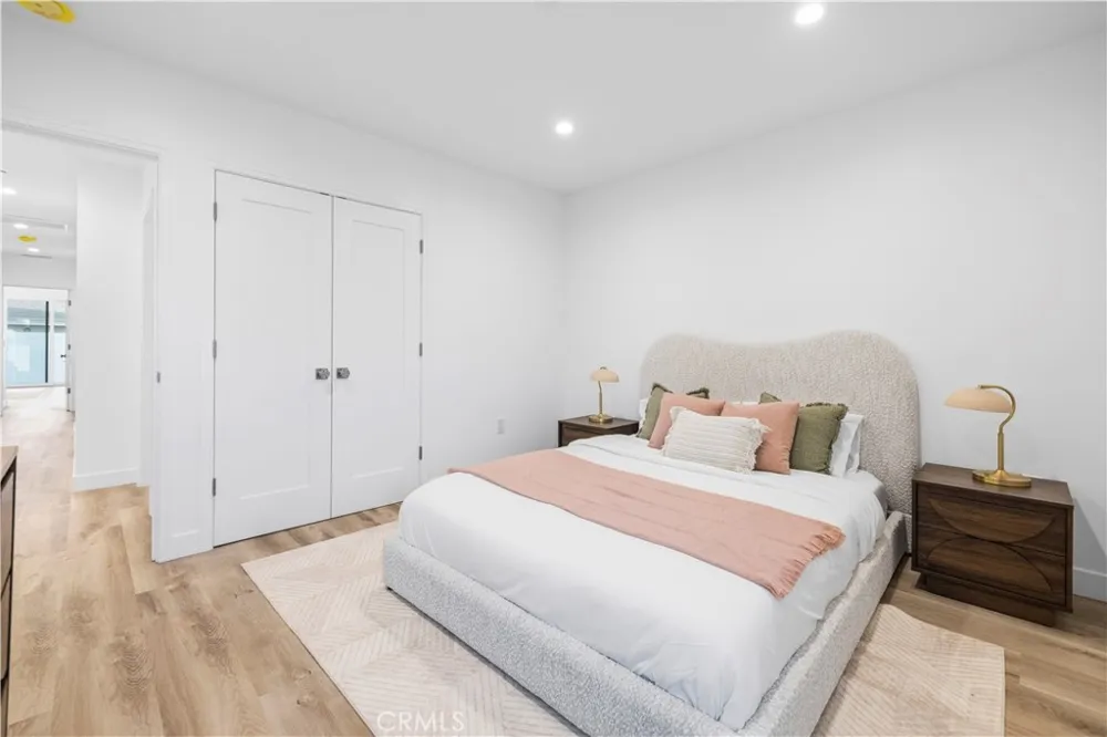 17337 Tiara Street Encino, CA 91316