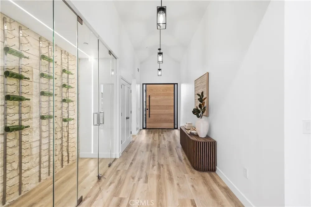 17337 Tiara Street Encino, CA 91316