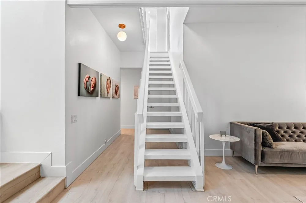 17042 Lisette Granada Hills, CA 91344