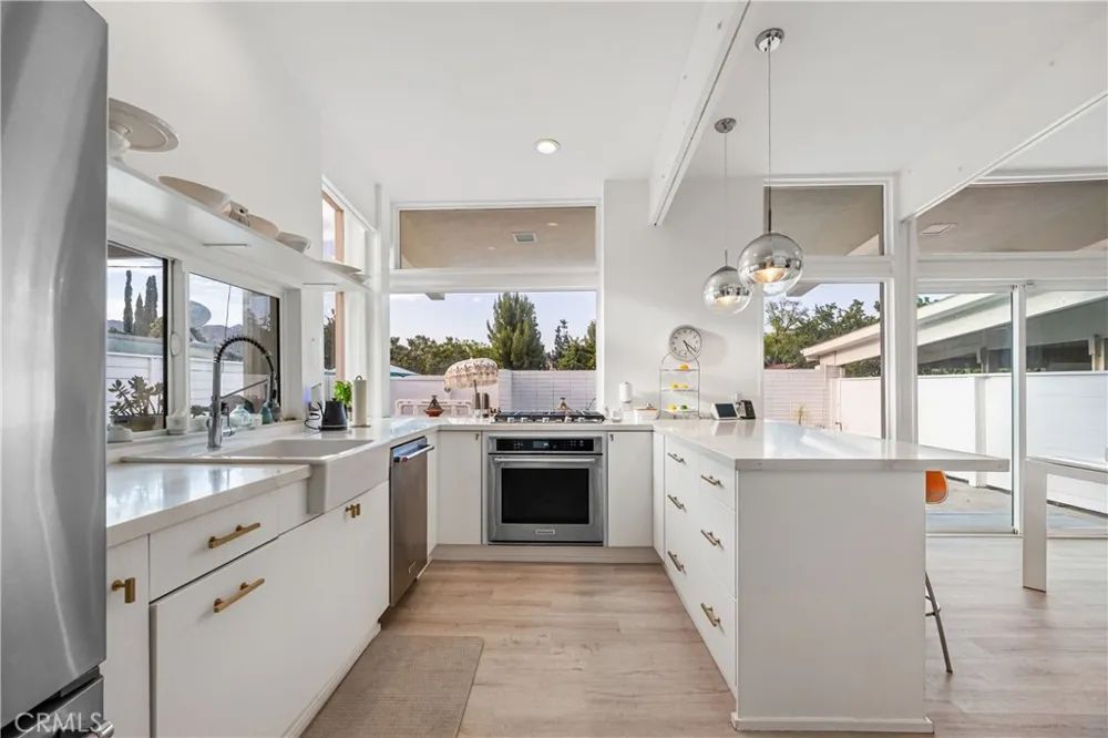 17042 Lisette Granada Hills, CA 91344