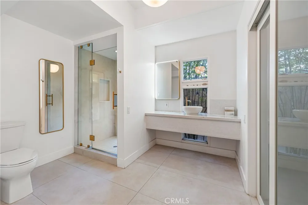 17042 Lisette Granada Hills, CA 91344
