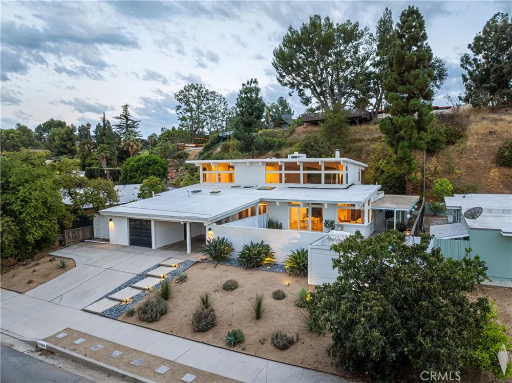 17042 Lisette Granada Hills, CA 91344