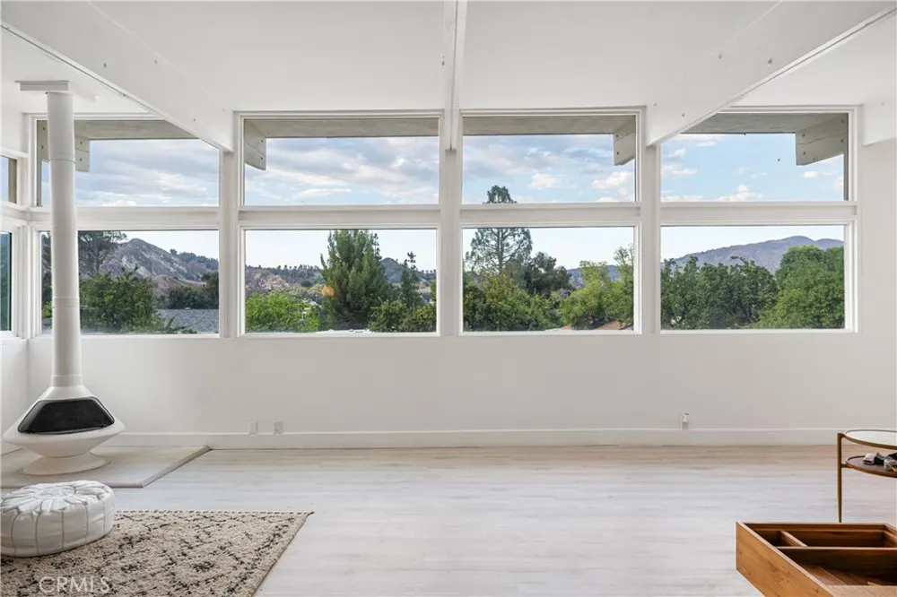 17042 Lisette Granada Hills, CA 91344