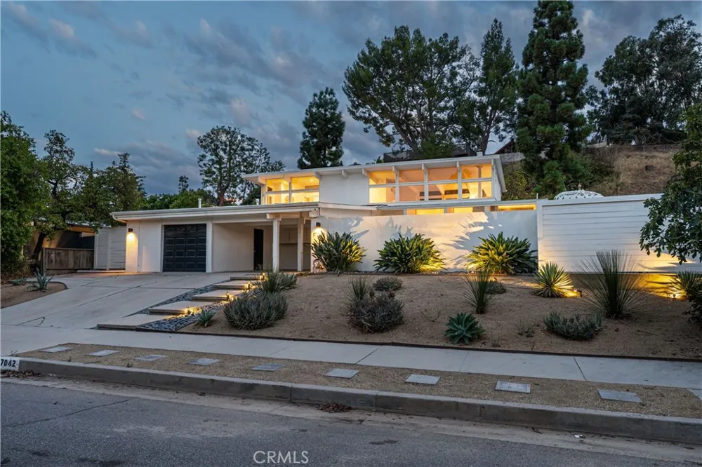 17042 Lisette Granada Hills, CA 91344