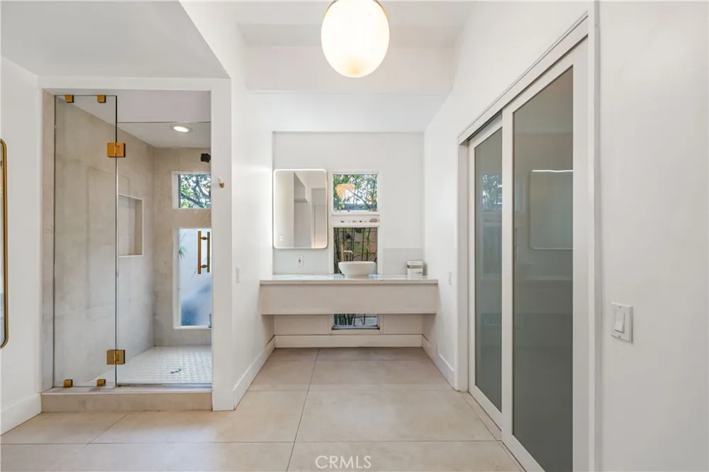 17042 Lisette Granada Hills, CA 91344