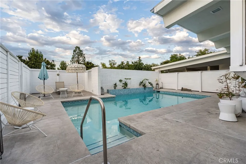 17042 Lisette Granada Hills, CA 91344