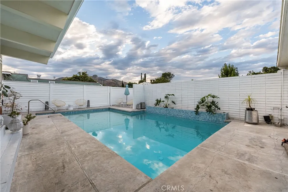 17042 Lisette Granada Hills, CA 91344
