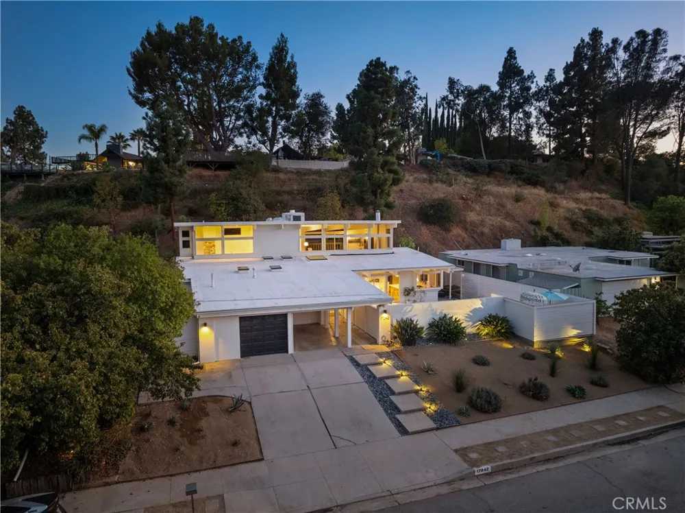 17042 Lisette Granada Hills, CA 91344