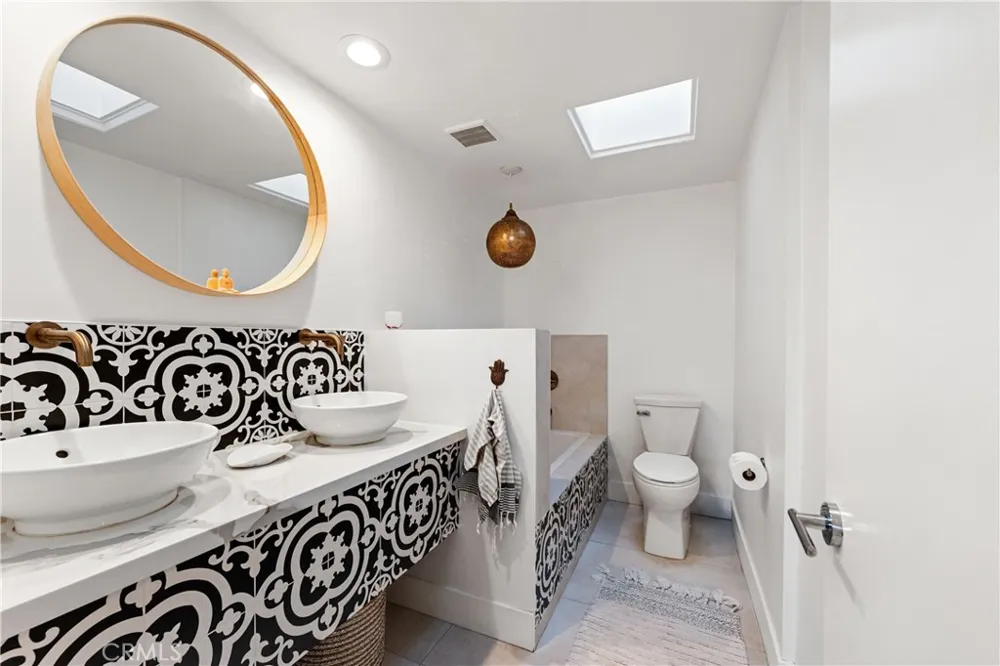 17042 Lisette Granada Hills, CA 91344