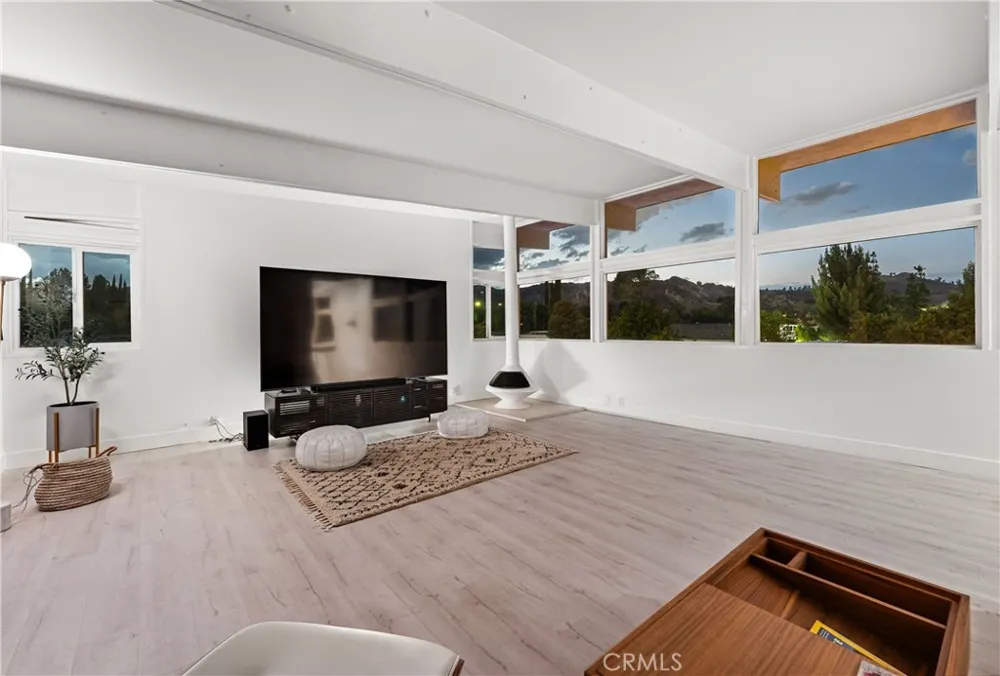 17042 Lisette Granada Hills, CA 91344