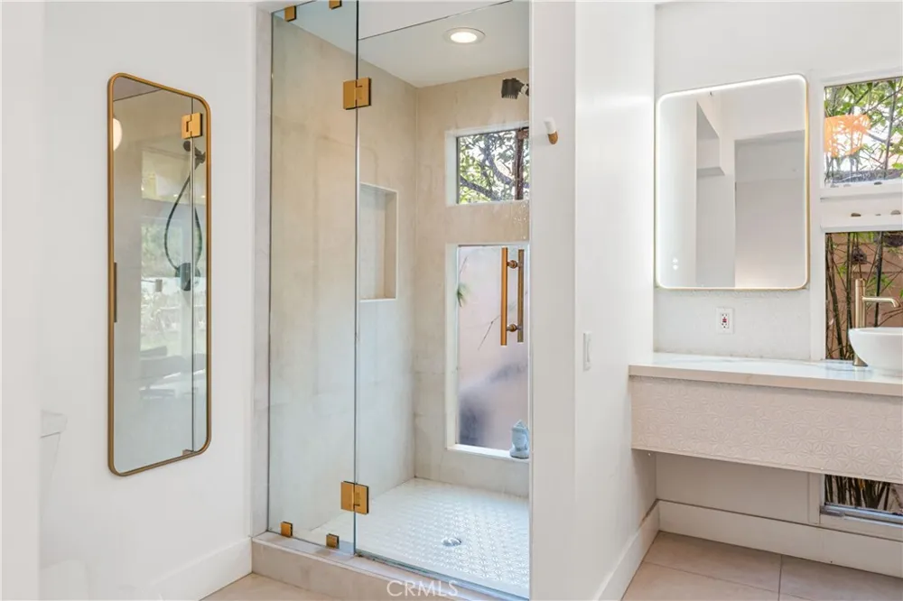 17042 Lisette Granada Hills, CA 91344