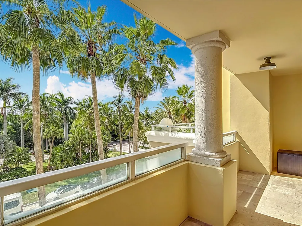 445 Grand Bay Dr #418 Key Biscayne, FL 33149