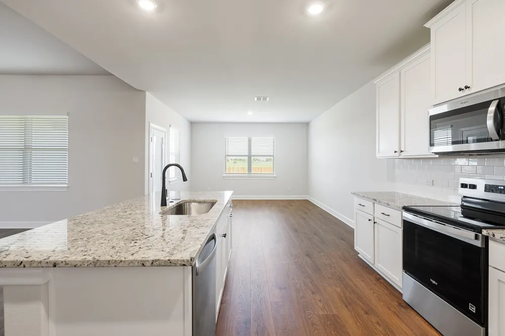 517 W Luna Blue Lane Jarrell, TX 76537