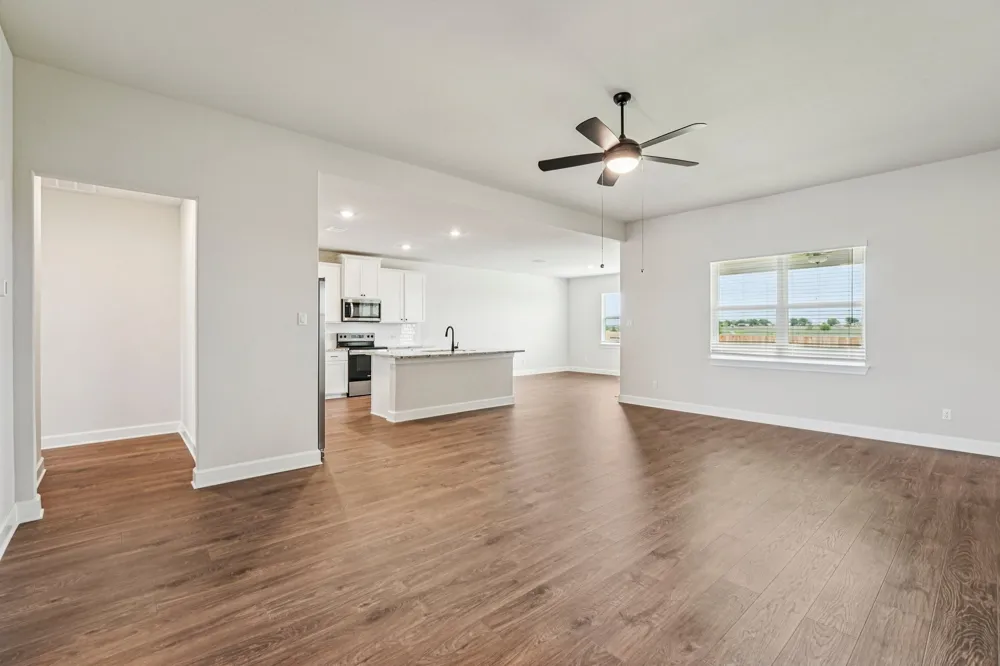 517 W Luna Blue Lane Jarrell, TX 76537