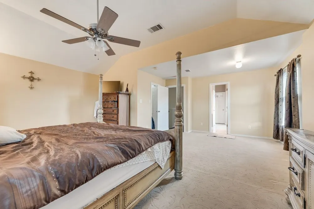 5715 Creekhollow Drive Arlington, TX 76018