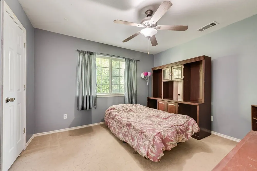 5715 Creekhollow Drive Arlington, TX 76018