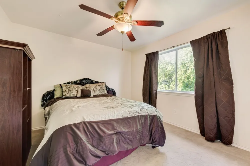 5715 Creekhollow Drive Arlington, TX 76018
