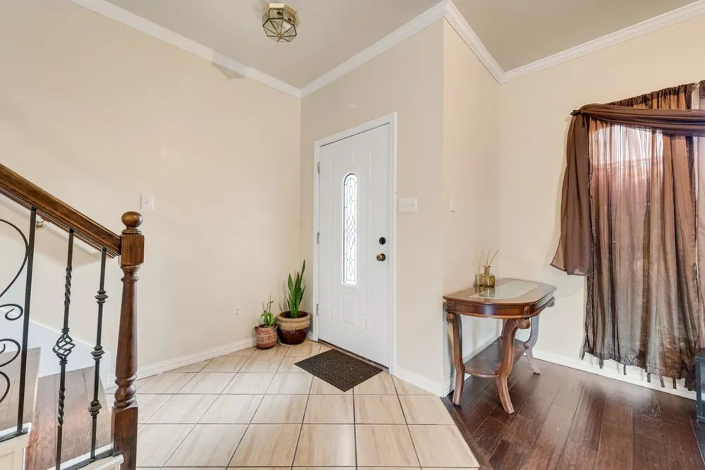 5715 Creekhollow Drive Arlington, TX 76018