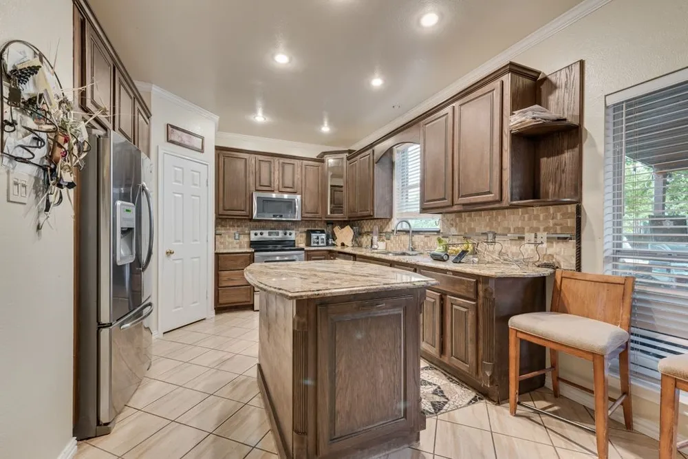5715 Creekhollow Drive Arlington, TX 76018