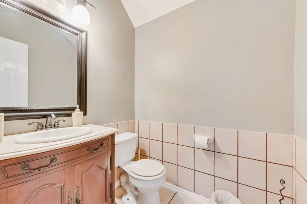 5715 Creekhollow Drive Arlington, TX 76018