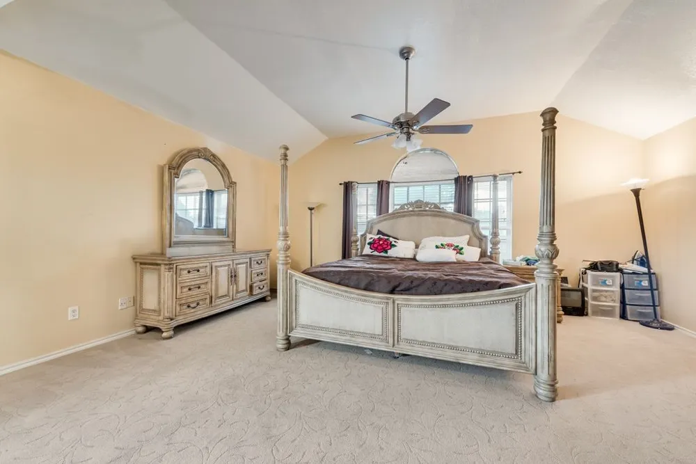 5715 Creekhollow Drive Arlington, TX 76018