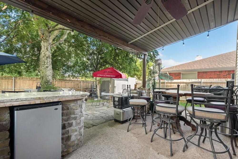 5715 Creekhollow Drive Arlington, TX 76018