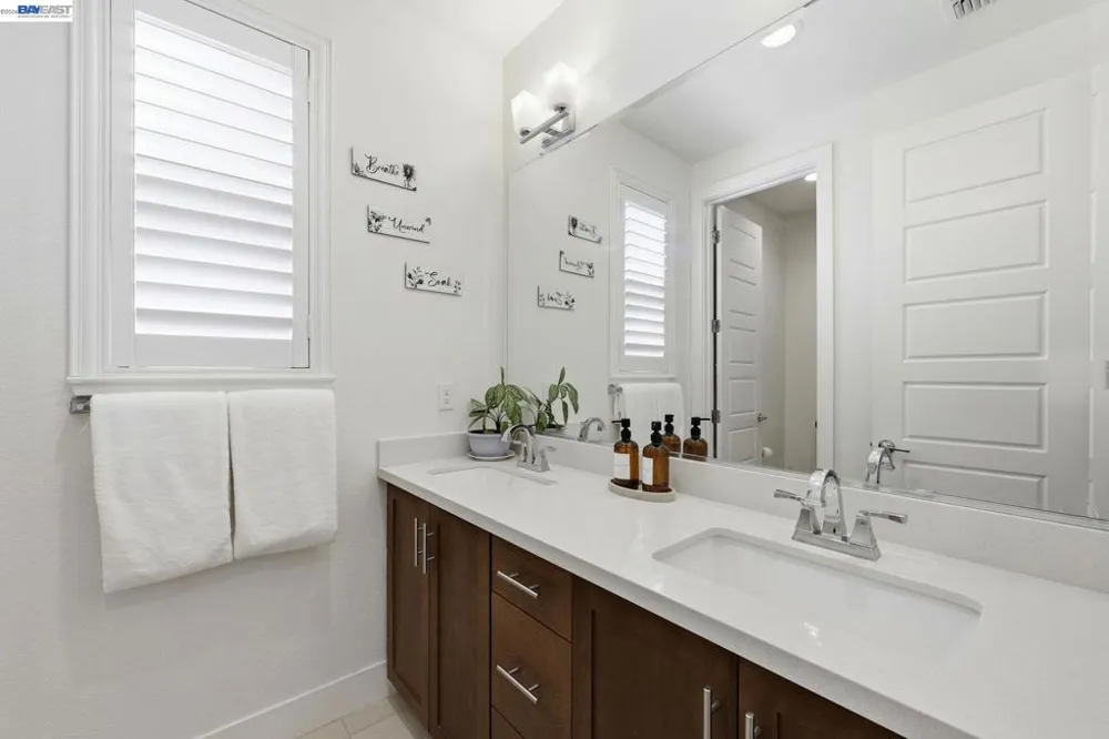 7240 Carneros Ln Dublin, CA 94568