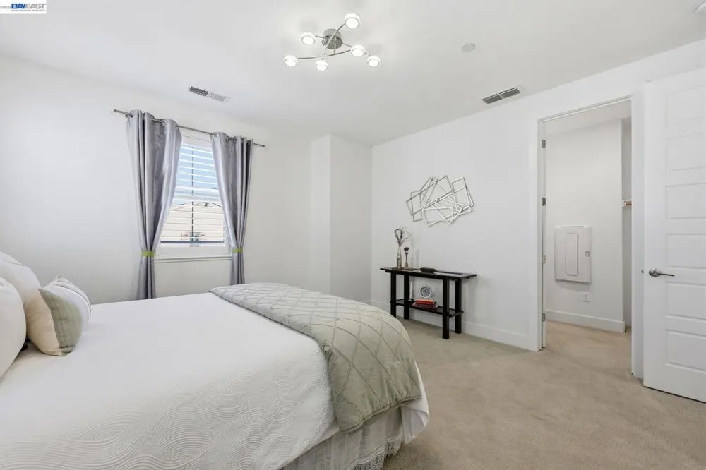 7240 Carneros Ln Dublin, CA 94568
