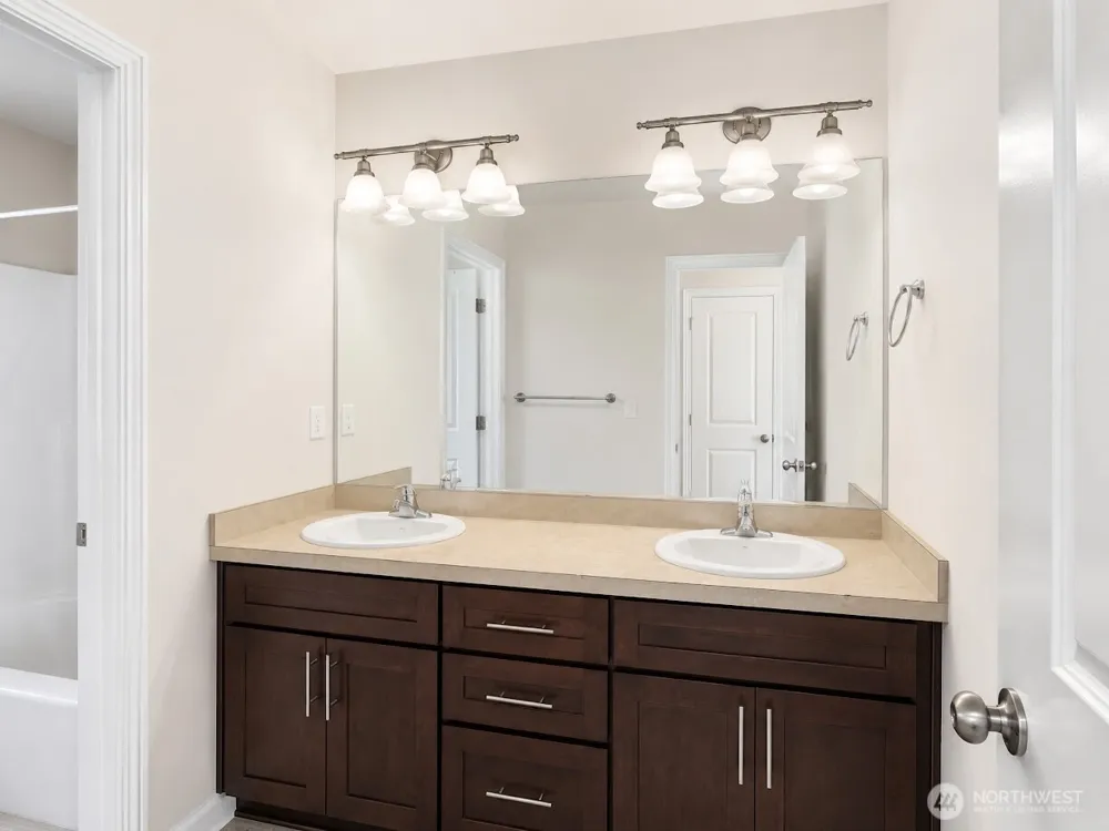 4960 S 325th Court Auburn, WA 98001