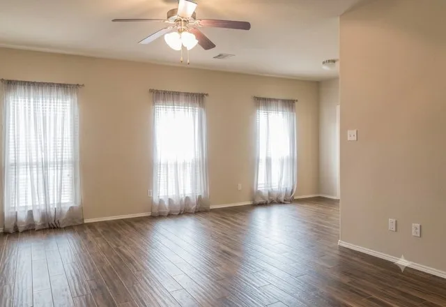 415 Harding Lavon, TX 75166