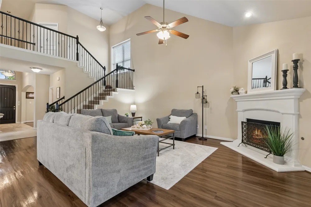 6844 San Luis Trail Fort Worth, TX 76131