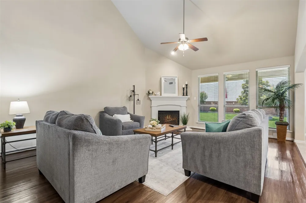 6844 San Luis Trail Fort Worth, TX 76131