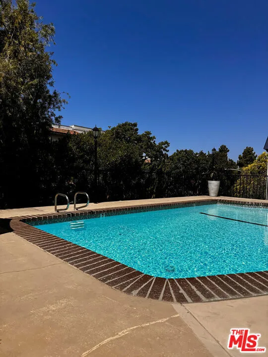 5651 Windsor Way #105 Culver City, CA 90230