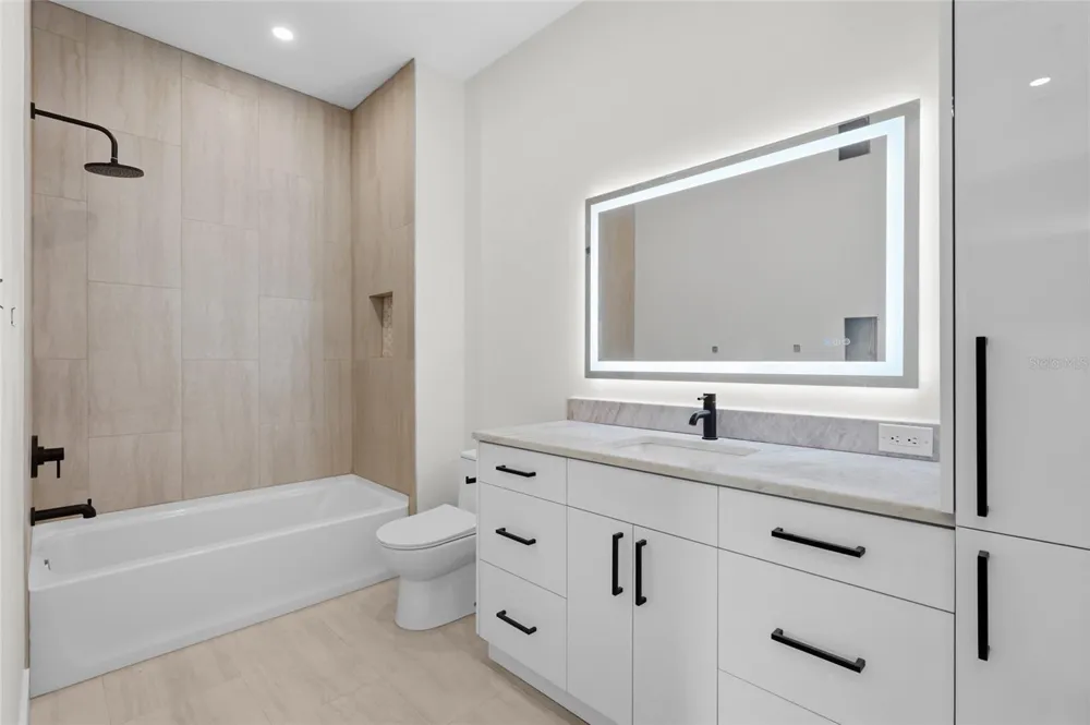 2604 SYDELLE STREET Sarasota, FL 34237