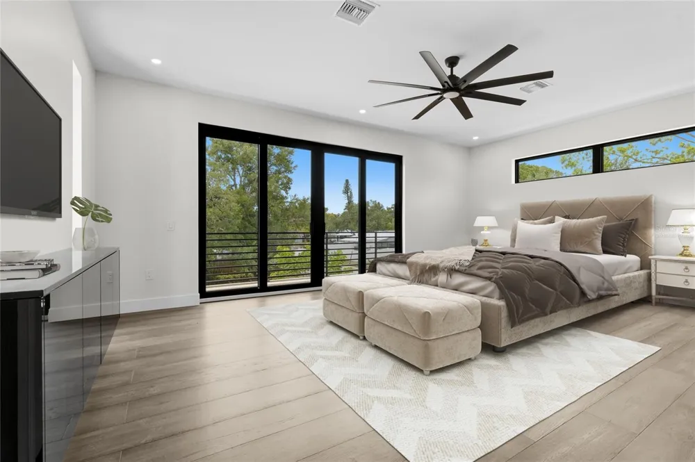 2604 SYDELLE STREET Sarasota, FL 34237