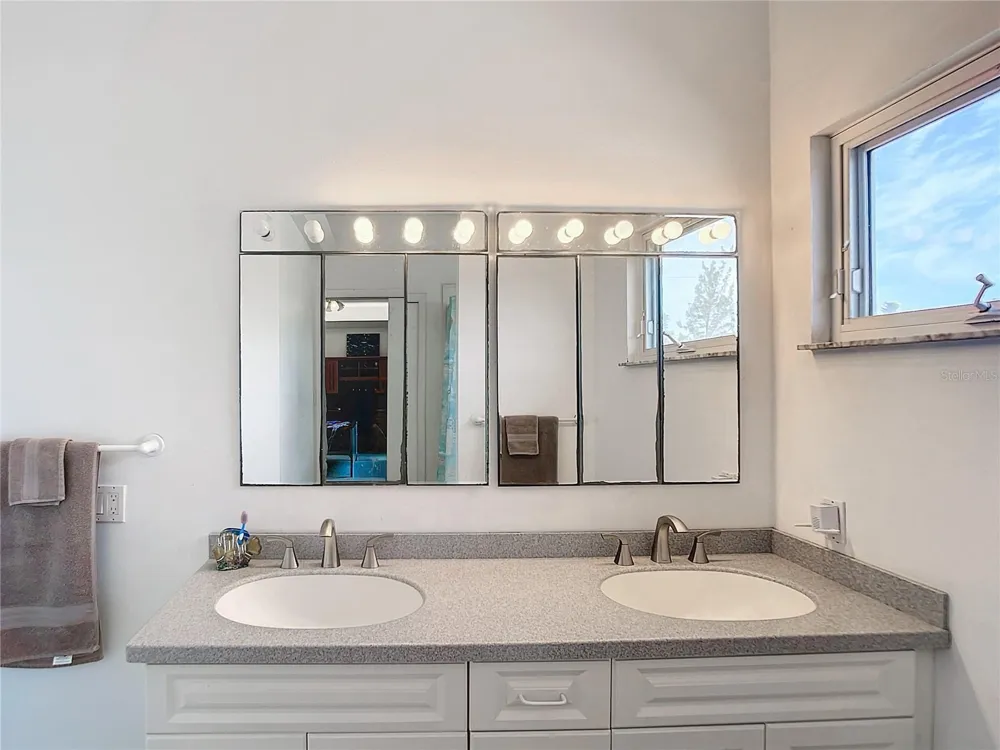 919 KEY WAY Nokomis, FL 34275